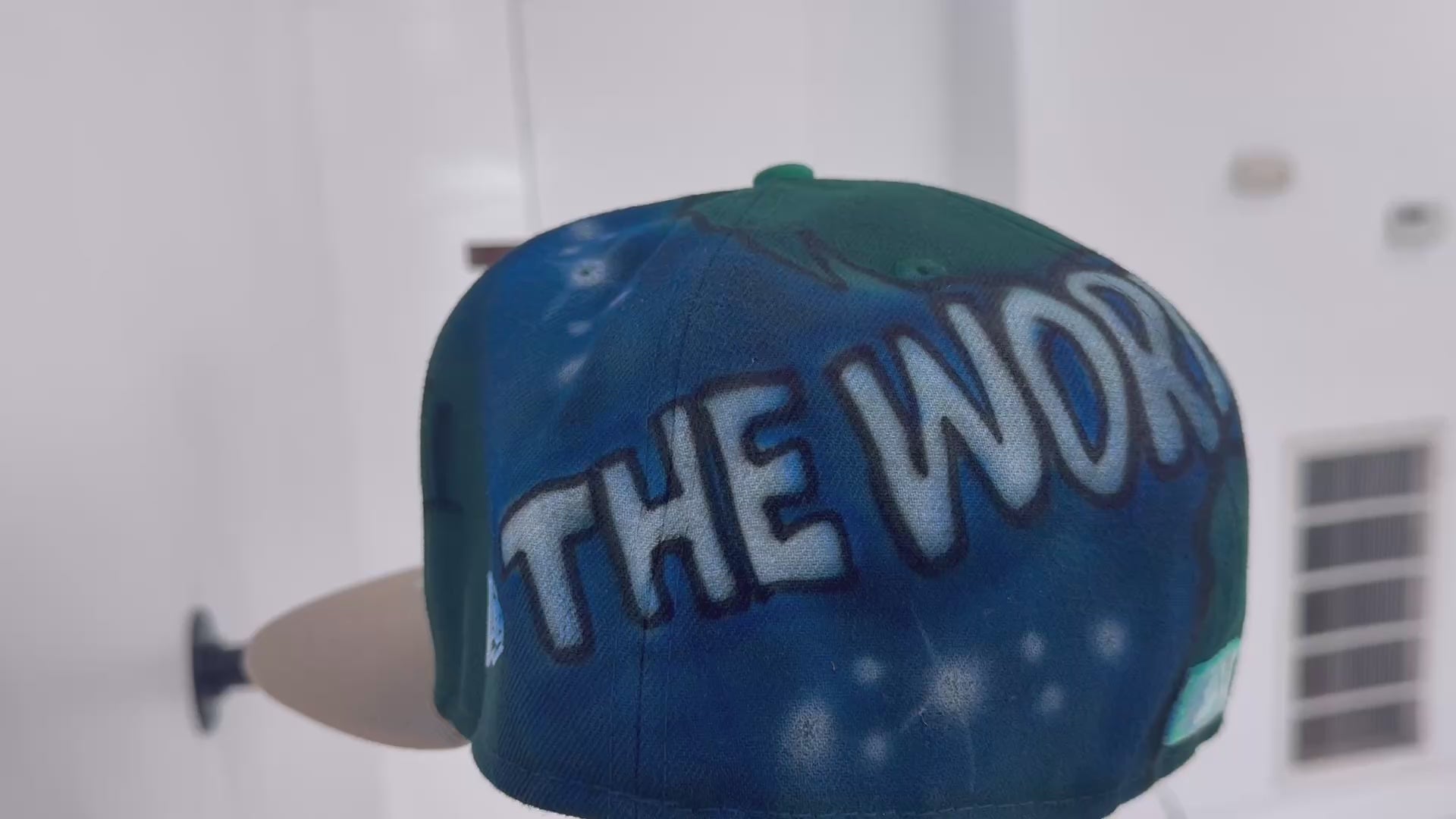 THE WORLS IS YOURS GRAFFITI GUARDIANS
